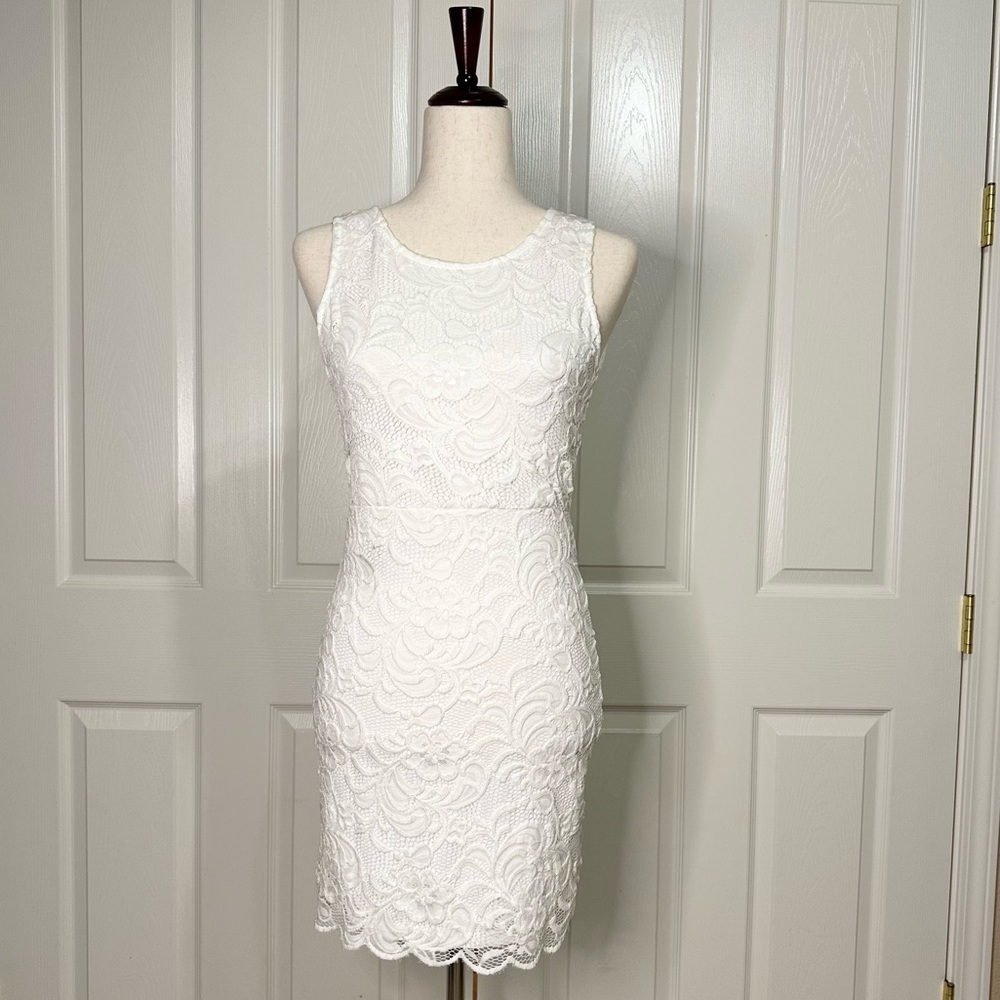 NWOT White Lace Bodycon stretchable Dress size US 8